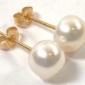 14k Yellow Gold Pearl Earrings